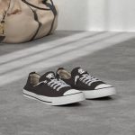 ⁦حذاء رياضي نسائي Converse Chuck Taylor All Star Shoreline رياضي/أزرق داكن بأربطة⁩ - الصورة ⁦2⁩