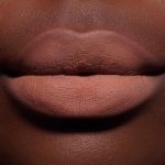 ⁦احمر شفاه سائل غير لامع اير بلور من ريفوليوشن - لون شفاه يدوم طويلا - نباتي ولم يتم اختباره على الحيوانات - سيرين براون نود - 3.5 مل⁩ - الصورة ⁦4⁩