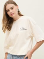 ⁦Styli Women's Croissants Graphic Print Dropped Shoulder Oversized T-Shirt⁩ - الصورة ⁦5⁩