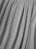 ⁦توب نسائي صيفي سادة بكسرات وحمالات رفيعة كاجوال بدون اكمام بتصميم عصري⁩ - الصورة ⁦5⁩