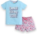 طقم بيجامة مكون من تيشرت وشورت مطبوع للبنات الصغيرات من فيكتور اند جين، SS24GPJST222