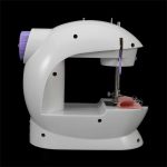 ⁦ماكينة خياطة كهربائية صغيرة سهلة الاستخدام ومتعددة الوظائف وسهلة الحمل⁩ - الصورة ⁦5⁩