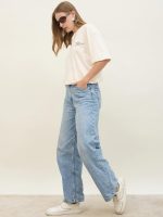 ⁦Styli Women's Croissants Graphic Print Dropped Shoulder Oversized T-Shirt⁩ - الصورة ⁦2⁩