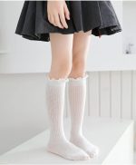 ⁦جوارب طويلة بطول يصل إلى الركبة للبنات الصغيرات بعمر 3-12 سنة⁩ - الصورة ⁦2⁩