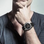 ⁦سوار ساعة سيليكون بمشبك مغناطيسي 22 ملم من نيكست ستور متوافق مع ساعة سامسونج جالاكسي 3 45 ملم / جير S3 / هواوي GT3 46 ملم / GT2E / GT2 برو/ماجيك 2 46 ملم / امازفيت / GTR3⁩ - الصورة ⁦6⁩