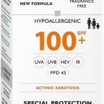 فارمسيرز كريم حماية من ايه ميديك بعامل وقاية من اشعة الشمس 100+، 75 مل - فلاتر واسعة الطيف بالاشعة فوق البنفسجية فئة A وB وHev IR مع زيت الكانولا ومستخلص الطحالب للوجه والجسم الحساسيين الذين لا