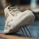 ⁦حذاء سيفتي للرجال من كيديبو، حذاء بمقدمة مركبة للعمل، حذاء جيد التهوية وخفيف الوزن ومضاد للانزلاق، بني - مقاس 39⁩ - الصورة ⁦4⁩