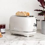 ⁦هادن محمصة خبز هيريتيج وايت شريحتين - تحكم متغير في التحميص - محمصة خبز كهربائية من الستانلس ستيل - وضع الاقتصاد - وظائف اعادة التسخين والالغاء واذابة الثلج - 1370-1630 واط⁩ - الصورة ⁦7⁩