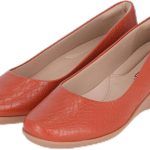 بيكاديللي حذاء سهل الارتداء بمقدمة دائرية وكعب عريض للنساء