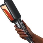 مكواة فرد الشعر المسطحة من فانيسا برو، مكواة مسطحة من التيتانيوم النقي بنسبة 100% لتمريرة واحدة للحصول على مظهر أنيق، تتجعد بشكل جميل وتفردها بشكل جيد - 2 انش