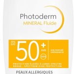 بيوديرما سائل معدني من فوتوديرم بعامل حماية من الشمس 50+ خفيف للغاية للوجه والجسم مع فيتامين E للبشرة الحساسة 75 غرام