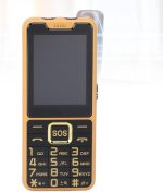 ⁦جيني جوال محمول بمفتاح كبير، صوت مرتفع، اعلان صوتي رفيع للغاية، مفتاح كبير عملي بي تي 2.6 انش، 2 مصباح يدوي للسفر والمنزل (ذهبي)⁩ - الصورة ⁦3⁩