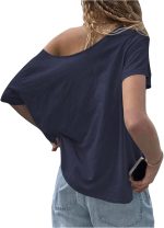 ⁦تي شيرت كاجوال باكمام قصيرة وقبة غير متماثلة بدون اكتاف للنساء من جورجليتر⁩ - الصورة ⁦2⁩