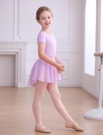 ⁦تنورة رقص الباليه للبنات الصغيرات، فستان راقصة باليرينا ناعم مع عقدة مجوفة من الخلف واكمام قصيرة⁩ - الصورة ⁦5⁩
