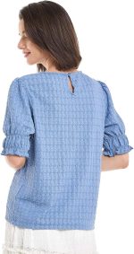 ⁦R&B Women's 325-0793WY006-1 Textured Top with Crew Neck and Short Sleeves⁩ - الصورة ⁦4⁩