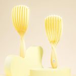 ⁦ناتشور سبيل فرشاة فك تشابك الشعر من فليكسي فلو | تفك تشابك جميع انواع الشعر | للشعر الرطب والجاف | خيوط مرنة لتنظيف وتنظيف بدون الم | تزيل العقد وتقلل من التقصف | (اصفر)⁩ - الصورة ⁦6⁩