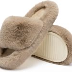 شبشب من رغوة الذاكرة مناسب للمنزل وغرفة النوم بطبقة داخلية من الفرو الصناعي الناعم مع نعل مضاد للانزلاق مناسب كهدية عصرية للنساء من شانتومو