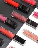 ⁦ملمع شفاه كويك جلو من ايزومي بيوتي | اتشييف بيرفيكت ليبس في اي مكان - ملمع شفاه باضاءة LED ومرآة | مثالي للمسافرين والنساء المشغولات وفي المواعيد الليلية والطلاب ومحبي المكياج (شوجر بلام)⁩ - الصورة ⁦8⁩