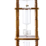 مرشح منحني لتقطير المشروبات الباردة مصنوعة من الزجاج وباطار خشبي بلون بني، بسعة 25 كوب