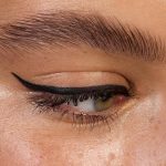 ⁦ايسنس قلم تحديد العيون كويك وينج! ستامب 01⁩ - الصورة ⁦5⁩