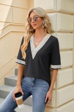 ⁦قمصان نسائية كاجوال 3/4 كم دانتيل برقبة على شكل حرف V، بلايز عصرية مجوفة مزينة بالزهور⁩ - الصورة ⁦3⁩