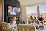 ⁦تلفزيون ذكي مقاوم للماء 43 بوصة من سيلفوكس، 4 كيه، HDR 10، مقاوم للعوامل الجوية، 1000 وحدة مضيئة في البكسل، مساعد صوتي للتحكم عن بعد لمنطقة الشمس الجزئية (ديك برو 2.0، احدث موديل)⁩ - الصورة ⁦8⁩