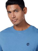 ⁦تيشيرت باكمام قصيرة مصنوع بتقنية الخيوط المضاعفة وصبغ بعد التصنيع من تيمبرلاند للرجال⁩ - الصورة ⁦2⁩