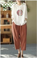 ⁦قميص كتان مطرز بنمط أدبي رترو للنساء للربيع والصيف، قمصان كاجوال فضفاضة بياقة واقفة واكمام طويلة⁩ - الصورة ⁦3⁩