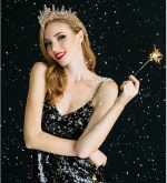 ⁦تيجان للنساء من تزويق، تاج متعدد الالوان، تاج ملكة مرصع باحجار الراين الكريستالية مع امشاط، وشاح راس للاميرة، زينة حفلات اعياد الميلاد للفتيات كوينسينيرا، اكسسوارات المسابقات، الوان قوس قزح⁩ - الصورة ⁦7⁩