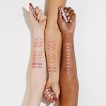 ⁦لوريال باريس (120 بلاش فانتازي) - مرطب شفاه مرطب من جلو بارادايس، بلسم كوشن غني بخلاصة الرمان، بلش فانتازي، 2.96 مل⁩ - الصورة ⁦6⁩