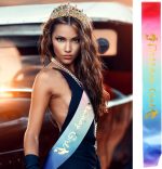 ⁦تيجان للنساء من تزويق، تاج متعدد الالوان، تاج ملكة مرصع باحجار الراين الكريستالية مع امشاط، وشاح راس للاميرة، زينة حفلات اعياد الميلاد للفتيات كوينسينيرا، اكسسوارات المسابقات، الوان قوس قزح⁩ - الصورة ⁦4⁩