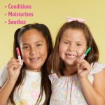 ⁦ليب سماكر عبوة ملمع شفاه بنكهة سائلة | تروبيكال بانش والبطيخ وحلوى البنات والسكر والفراولة | هدايا الكريسماس | مجموعة من 5 قطع⁩ - الصورة ⁦4⁩