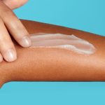 ⁦نيوتريجينا كريم جل مرطب للجسم من هايدرو بوست مع حمض الهيالورونيك، لوشن جسم غير دهني وسريع الامتصاص للبشرة العادية الى الجافة، خالي من البارابين، 16 اونصة⁩ - الصورة ⁦5⁩