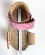 ⁦صندل لتقويم العظام للبنات الصغيرات من بروتيكا - صندل جلدي مبطن بنعومة مع دعم قوس عالي، حذاء مشي بكعب ثابت / 1 الى 5 سنوات⁩ - الصورة ⁦2⁩