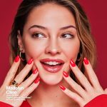 ⁦ريفلون ملمع شفاه فائق اللمعان بتركيبة كريمية مرطبة، غني بالأغاف وزيت المورينجا وزبدة الكوبواكو، كريستال شفاف (200)⁩ - الصورة ⁦7⁩