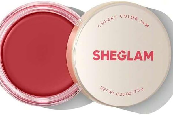 شيجلام - احمر خدود كريمي متعدد الاستخدامات من تشيكي كولور جام - 6 درجات لون كريمي مات عالي الصبغة، بودرة خدود طبيعية للوجه (روز ميدو)