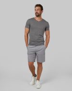 ⁦تي شيرت رجالي كلاسيكي رائع برقبة على شكل حرف V من 32 درجة | مضاد للروائح | قابل للتمدد في 4 اتجاهات | يمتص الرطوبة⁩ - الصورة ⁦4⁩