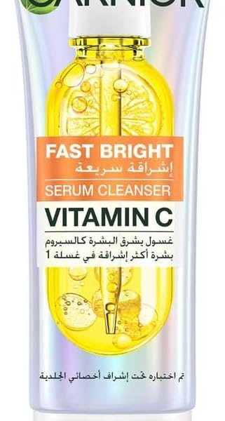 غسول الوجه غارنييه سكين أكتيف فاست برايت بفيتامين C ،منظّف لطيف يمنح البشرة إشراقة فورية وتأثيراً مشابهاً للسيروم، مناسب لجميع أنواع البشرة – 100 مل