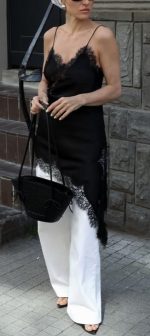 ⁦بلوزة نسائية من الساتان بحواف دانتيل عالية ومنخفضة من الحرير مع حزام سباجيتي غير متماثل بفتحة جانبية غير متماثلة، بلايز بطبقات حريرية⁩ - الصورة ⁦5⁩