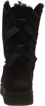 ⁦حذاء نسائي أنيق من UGG Bailey Bow Ii⁩ - الصورة ⁦3⁩