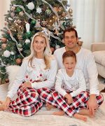⁦جورونب زي الكريسماس للاطفال البنات والاولاد، بيجامات الكريسماس للعائلة ساندا كلوز بطبعة ثلج للكريسماس مجموعات بيجامات الكريسماس والعطلات العائلية⁩ - الصورة ⁦2⁩