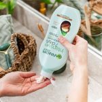 ⁦كريم لوشن للجسم انتنسيف 7 دايز بزبدة الشيا للبشرة الجافة من غارنييه، 400 مل⁩ - الصورة ⁦2⁩