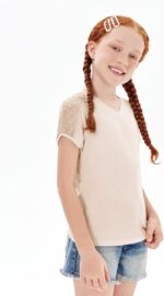 ⁦تيشيرتات صيفية للبنات بقبة V واكمام قصيرة وتصميم منقط سويسري لطيف وعصري لعمر 5-14 سنة⁩ - الصورة ⁦4⁩