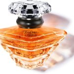 لانكوم او دي بارفان من تريزور - عطر انيق ورومانسي للنساء برائحة الورد والليلك والخوخ وزهر المشمش، رائحة تدوم طويلا، 30 مل