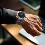 ⁦NewWays Milanese Stainless Steel Metal Bracelet for Samsung Galaxy Watch 8 Classic 46 mm/Watch 8 44 mm 40 mm⁩ - الصورة ⁦7⁩