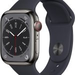 ساعة ابل سلسلة 8 (نظام تحديد المواقع + وظيفه الإتصال الخلوي، 41 ملم) هيكل حديدي مقاول للصدأ بلون رمادي وسوار رياضي بلون سماء الليل - مقاس عادي