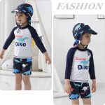 ⁦ماو طقم ملابس سباحة واقية من الطفح الجلدي للاولاد باكمام طويلة بعامل حماية من الاشعة فوق البنفسجية 50+ ملابس سباحة واقية من الشمس 3 قطع⁩ - الصورة ⁦2⁩