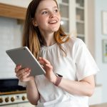 ⁦Upeak Compatible with Samsung Galaxy Watch 7 6 5 4 Strap 40mm 44mm Women Men, Soft Silicone Sport Strap for Galaxy Watch 6 Classic/Watch 5 Pro/Watch 4 Classic/FE, No Gap Straps for Galaxy Watch⁩ - الصورة ⁦7⁩