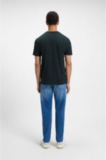 ⁦تي شيرت من القطن وقماش الجيرسي بطبعة من المطاط للوجو العلامة التجارية من بوس⁩ - الصورة ⁦5⁩