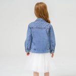 ⁦جاكيت جينز للبنات من ميبات مزين بالترتر بازرار وجيب واكمام طويلة معطف جينز للاطفال⁩ - الصورة ⁦2⁩